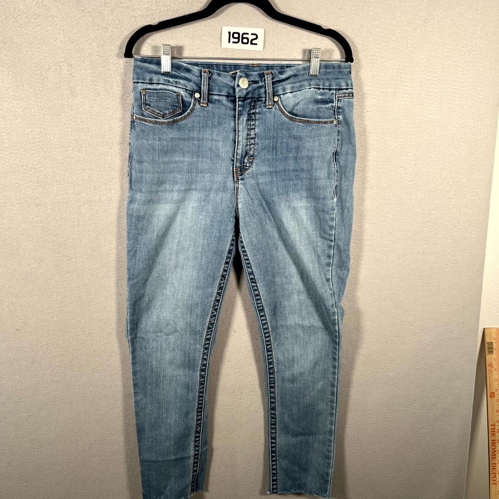 Seven7 Jeans Womens 10 Blue Denim Stretch Light Wash‎ Frayed Hem Skinny Leg